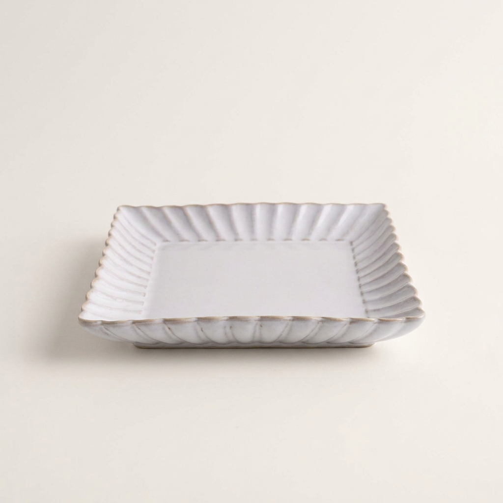 Aiko square plate, angled product view